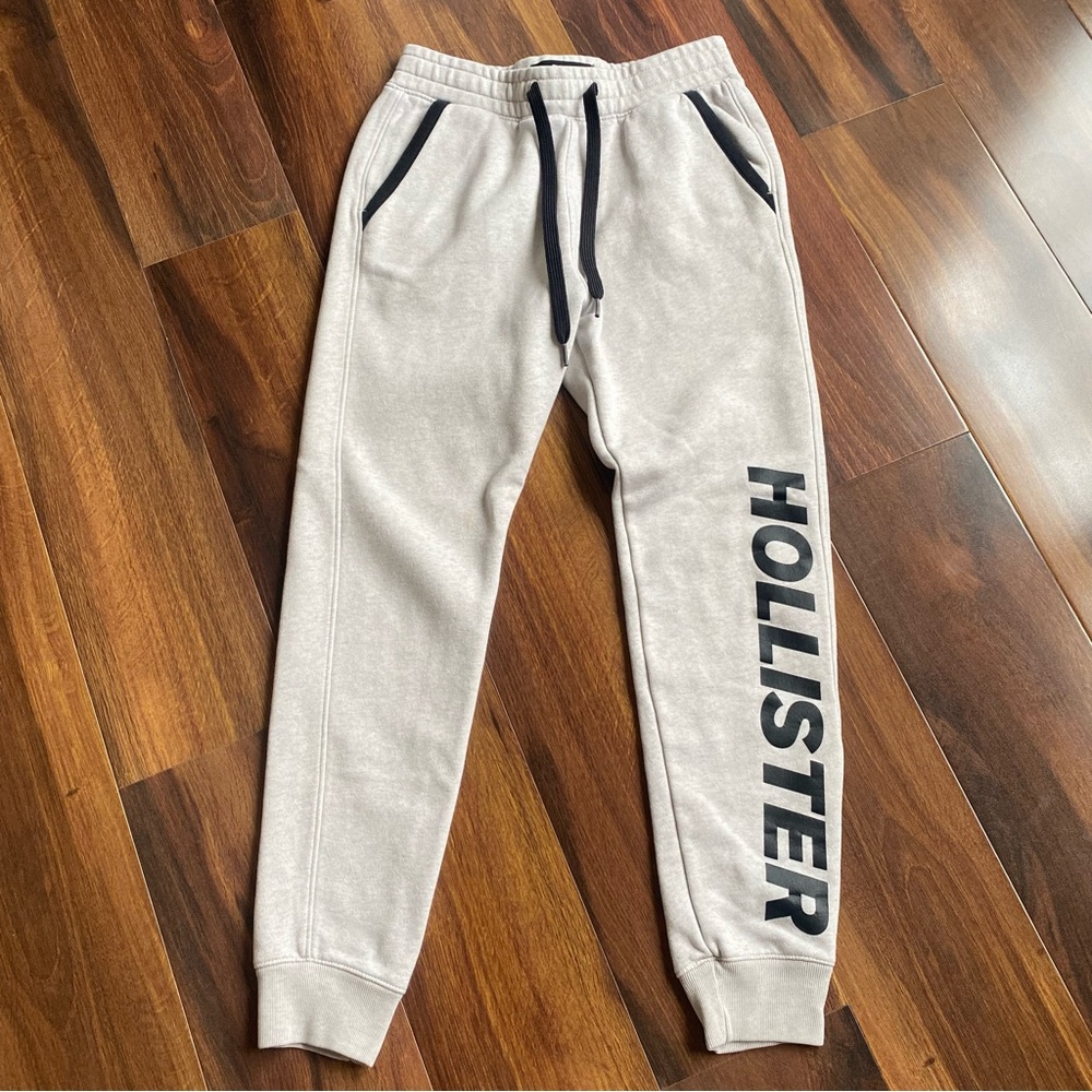 4/$20 Hollister Men’s XS Jogger Sweatpants Spell Out
